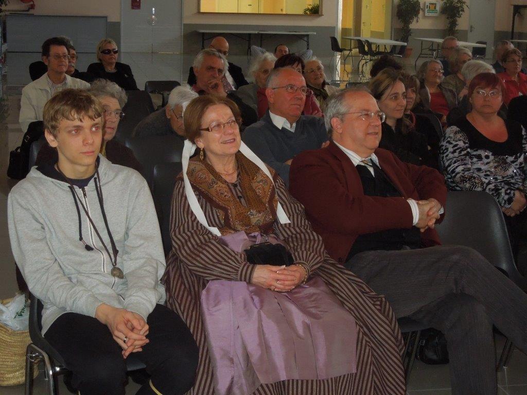 Tuez Les Tous Dieu Reconnaitra Les Siens Simon De Montfort